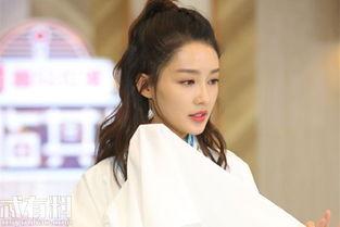娱乐吃瓜君李沁是谁,娱乐圈的清新“吃瓜”女神
